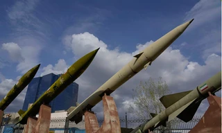 Tình báo Mỹ hé lộ thực tế sốc về kho tên lửa Iran