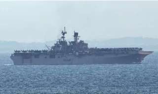 Phát hiện tàu chở hàng ngàn lính thuỷ đánh bộ Mỹ tới Trung Đông