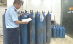 Hà Nội: Phát hiện hàng trăm bình khí cười không rõ nguồn gốc