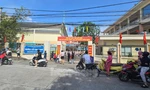 Incident de nourriture avariée dans une école de Hanoi : le directeur s'engage à ne pas le répéter