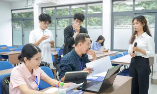 Thu nhập giảng viên trường tốp đầu TPHCM lên tới 85 triệu đồng 