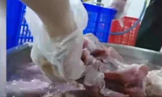 TPHCM lập đoàn kiểm tra, làm rõ nghi án 'hô biến' thịt hết hạn vào trường học