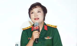 Cú hích lịch sử 