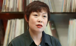 Đạo diễn 'Mưa đỏ' lên tiếng