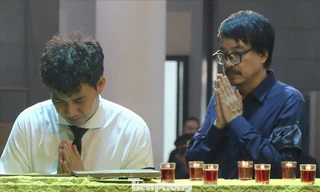 NSND Xuân Bắc, diễn viên Vân Dung viếng NSND Phạm Thị Thành 