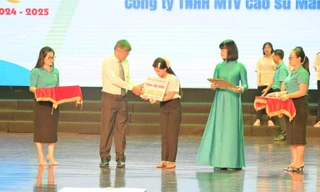 733 học sinh, sinh viên ngành Cao su được trao học bổng “28/10” năm 2025