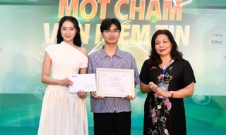 Trao giải khán giả đặt câu hỏi cuộc thi Ứng xử Hoa hậu Việt Nam năm 2024