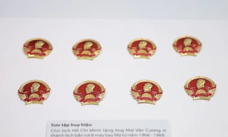 Cận cảnh 8 huy hiệu Bác Hồ của Thiếu tướng Mai Văn Cương - anh hùng bắn rơi 8 máy bay Mỹ