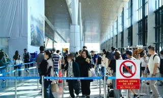 Lượng khách kỷ lục đổ về sân bay Tân Sơn Nhất Tết Dương lịch 