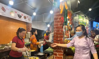 Hàng trăm món ăn đặc sản 3 miền hội tụ tại lễ hội ẩm thực
