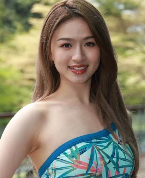 Hoa hậu Hong Kong 2025 mặc bikini cũng bị chê xấu