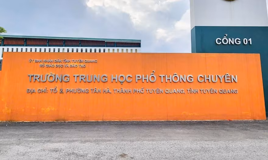 Phê chuẩn lệnh bắt giáo viên mở rộng xác minh các trường hợp liên quan vụ điểm Toán cao bất thường ở Tuyên Quang