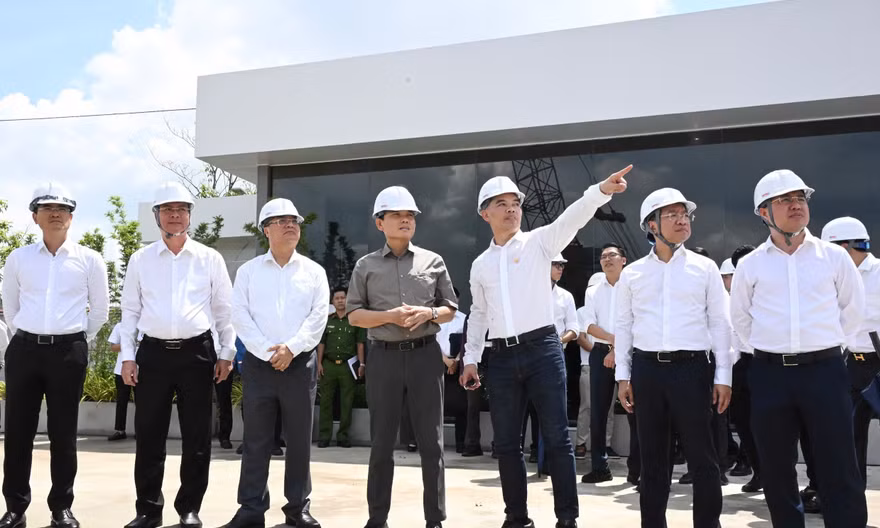 Bí thư Thành ủy TPHCM kiểm tra tiến độ hai dự án trọng điểm ở Thủ Thiêm 