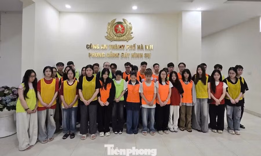Hà Nội: Bắt giám đốc công ty cùng 17 đối tượng giúp quảng cáo web đánh bạc