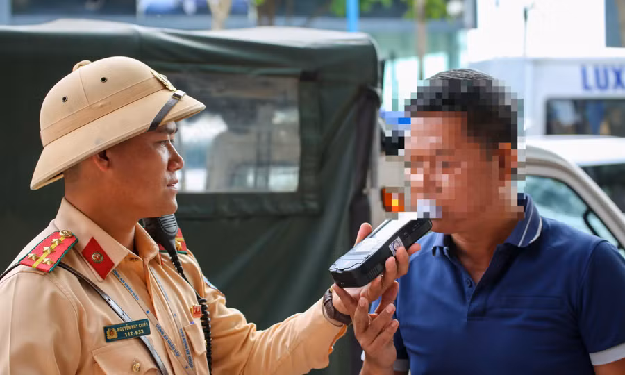 Xử lý hơn 2.100 trường hợp vi phạm nồng độ cồn ngày đầu nghỉ lễ