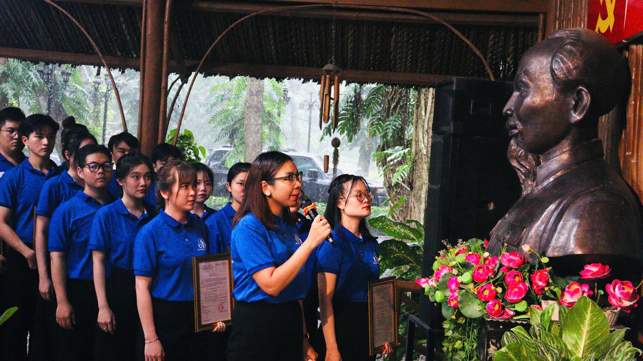 Bạn Nguyễn Lâm Thanh Trúc - Sinh viên Khoa Quan hệ công chúng Truyền thông (Trường Đại học Kinh tế - Tài chính TP.HCM) phát biểu. z6845885311131-af08d2eaf2bde04c869485d672e997b0.jpg