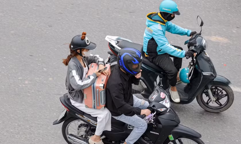 Kinh nghiệm lái xe máy đường dài dịp nghỉ lễ