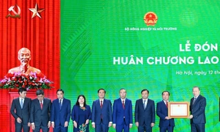 Bộ Nông nghiệp và Môi trường đón nhận Huân chương Lao động hạng Nhất