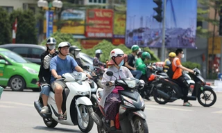 Miền Bắc bước vào chuỗi ngày nắng nóng, Nam Bộ mưa dông