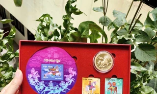 Phát hành tem ‘Tết Bính Ngọ’ và xu ‘Nhật Mã Phi Vân’