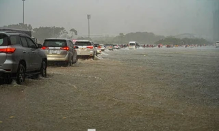 Hà Nội mưa lớn nhất cả nước, có nơi trên 300mm