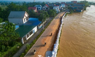 Lũ trên sông Cầu vẫn đặc biệt lớn, ngập lụt còn kéo dài