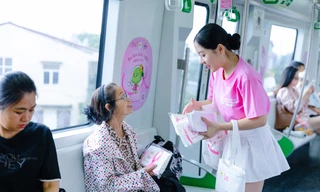 Đoàn tàu ‘khoác áo hồng’ lan tỏa thông điệp phòng chống ung thư vú