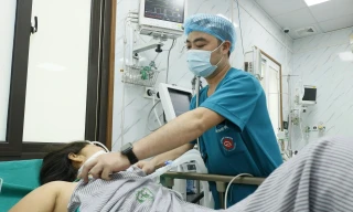 Bệnh viện Bạch Mai lên tiếng về thông tin 'tăng 1 độ, tăng 10% nguy cơ đột quỵ’