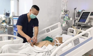 Bé trai 15 tuổi hôn mê vì đuối nước được cứu sống nhờ kịp 'thời gian vàng'