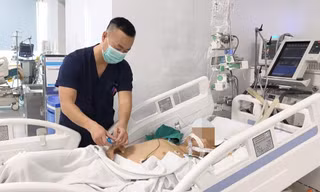 Bé trai 15 tuổi hôn mê vì đuối nước được cứu sống nhờ kịp 'thời gian vàng'