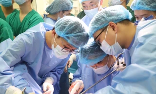 Kỹ thuật mổ không sẹo điều trị ung thư phụ khoa lần đầu triển khai tại Việt Nam