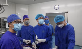 Đừng chủ quan với chảy máu cam, lồi mắt: Khối u hiếm có thể cướp thị lực
