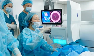 Cận thị trẻ hóa và gia tăng mạnh