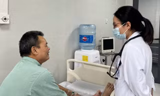 Ăn thịt chó khi vừa được xạ trị ung thư, người bệnh gặp nguy kịch 