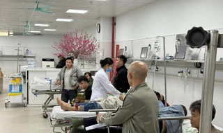 Hơn 100 ca cấp cứu do pháo nổ trong 24 giờ, bệnh viện lớn ‘căng mình’ trực chiến