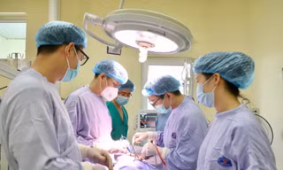 Cắt khối u phổi chiếm gần hết lồng ngực vì bỏ lỡ thời điểm vàng phát hiện bệnh