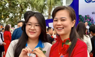 Giáo viên hợp đồng thế nào mới được thưởng Tết theo Nghị định 73?