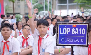 Trường học sẽ dạy tiếng Anh bắt buộc từ lớp 1