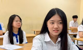 Hà Nội bổ sung điểm chuẩn vào lớp 10: Trường top đầu hạ điểm, 2 trường tuyển nguyện vọng 'tràn'