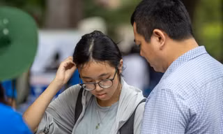 Tuyển sinh lớp 10 Hà Nội: Phụ huynh dự kiến đổi nguyện vọng phút chót