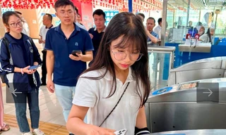 Học sinh, sinh viên sẽ được giảm giá tàu điện ngầm, tàu điện trên cao