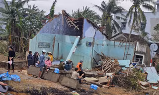 Mưa lũ làm 4 học sinh tử vong, 2.000 trường học bị thiệt hại