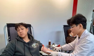 Những giọt máu sẻ chia trước thềm ngày hội Chủ Nhật Đỏ