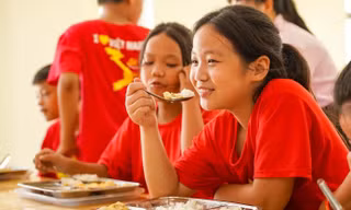 Thịt lợn bệnh vào bếp ăn bán trú: Hiệu trưởng lo thực phẩm bẩn trà trộn