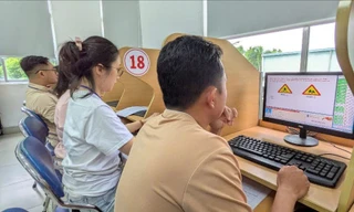 CSGT TPHCM tăng ca đến 21h, tổ chức 9 kỳ sát hạch lái xe/ngày để cấp GPLX cho người dân