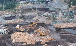 Lật tẩy chiêu trò khai thác đá trái phép, thu lợi tiền tỷ dưới vỏ bọc dự án nhà xưởng