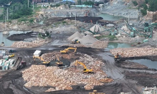 Lật tẩy chiêu trò khai thác đá trái phép, thu lợi tiền tỷ dưới vỏ bọc dự án nhà xưởng