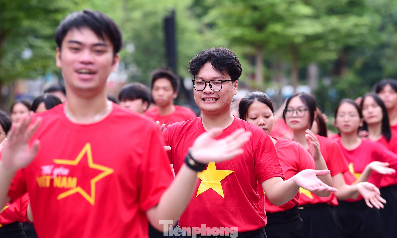 tp-xuantung-toiyeutoquoc-gioitre17.jpg