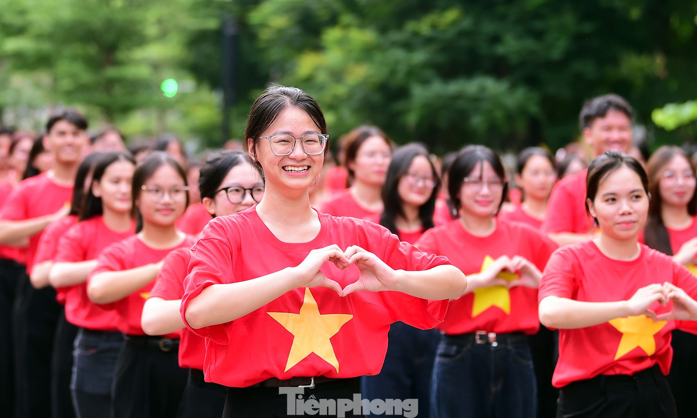 tp-xuantung-toiyeutoquoc-gioitre9.jpg