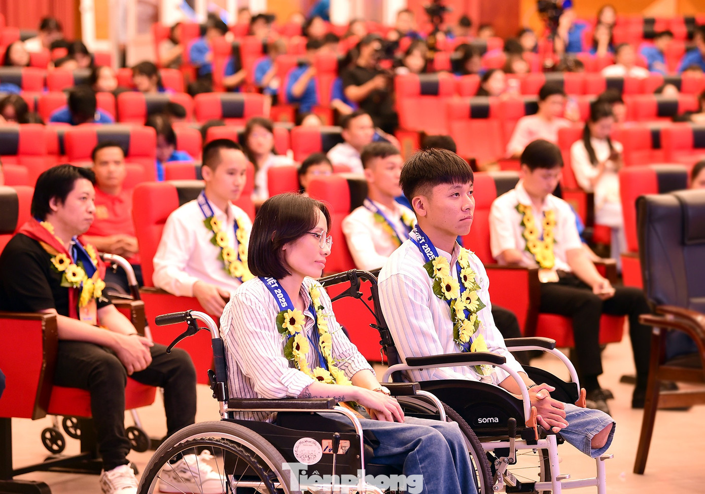 Gương thanh niên khuyết tật "Tỏa sáng nghị lực Việt" được tuyên dương trong chương trình. Ảnh: Xuân Tùng tp-xuantung-nghilucviet11.jpg